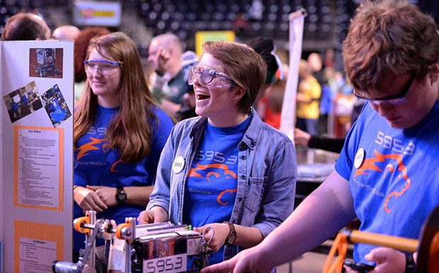 Auburn Mountainview RoarBotics team members