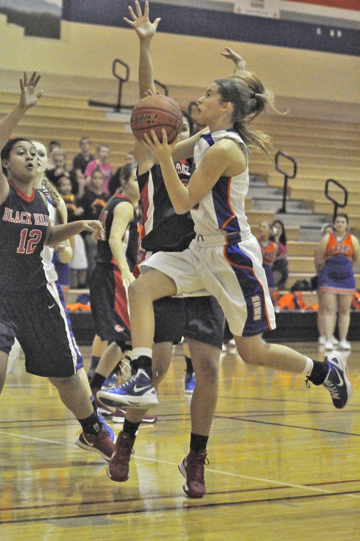 Auburn Mountainview senior Aly Carr goes up for a shot against Black Hills.