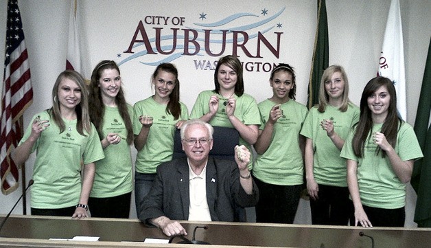 Auburn's Feed The Need brigade paid Mayor Pete Lewis a recent visit to launch its campaign.