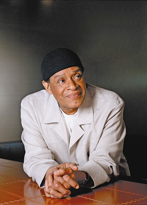 Al Jarreau received his own star on the “Hollywood Walk of Fame” in 2001 between his worldwide performances since the 1970s. Along the way he has paired up with peers