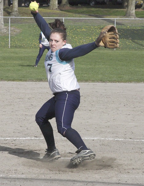 Sophomore Alyssa Jarman on the mound for the Ravens.