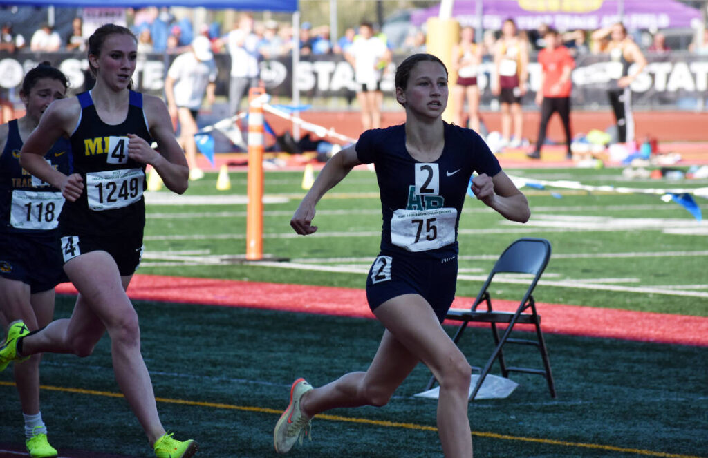 Sophomore Julia Couch flies high for Ravens at state championship meet ...