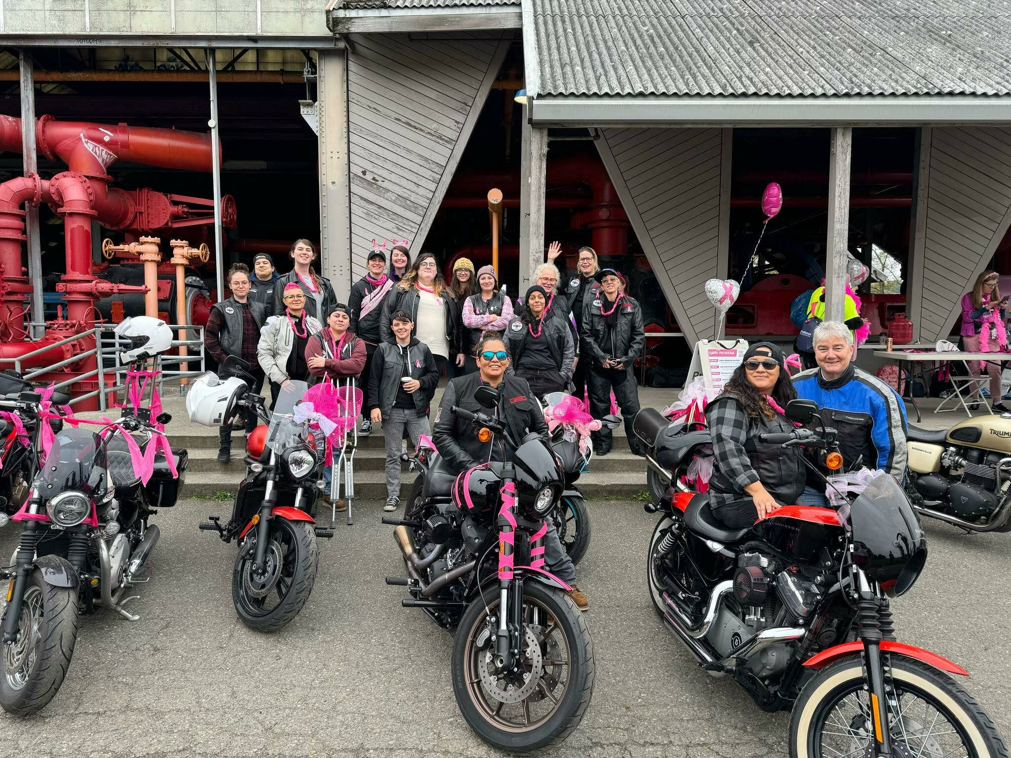 西雅图女同性恋摩托车俱乐部在华盛顿西部地区提供社区支持和安全保障
