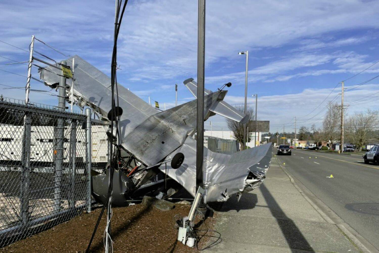 Small plane crashes on side of Auburn roadway Auburn Reporter