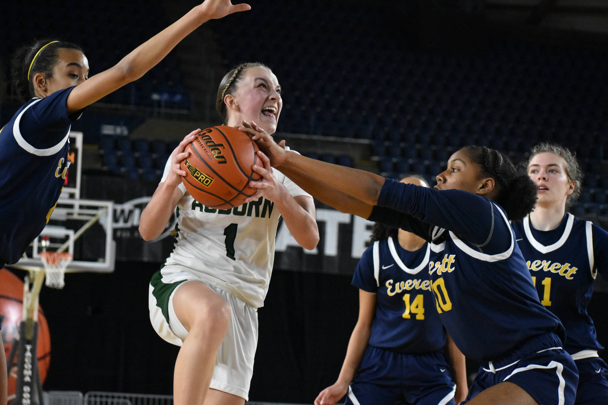 Last second heartbreak: Auburn girls fall to Everett in state tourney ...