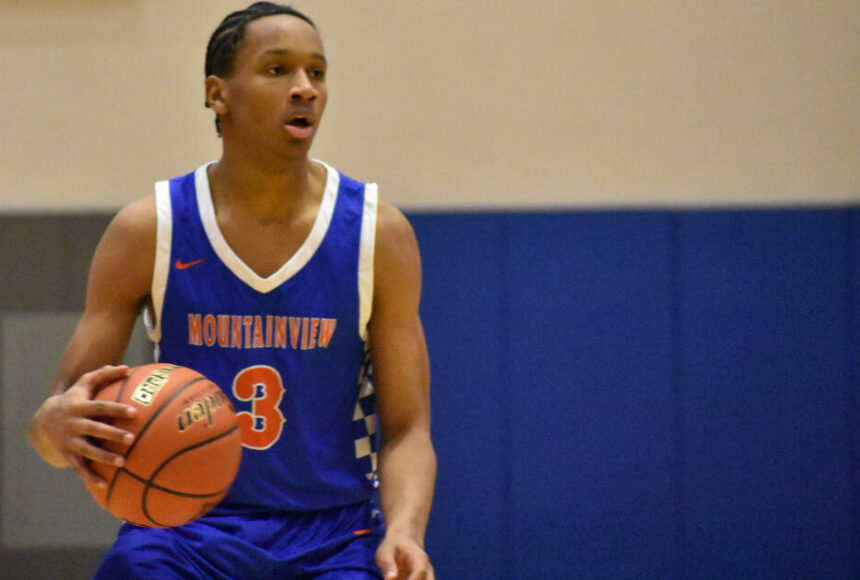 <p>Sebastian Arius brings the ball up the floor for Auburn Mountainview in a Dec. 17 game vs. Federal Way High School. Ben Ray / Sound Publishing</p>